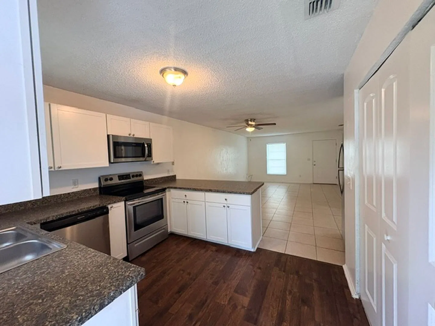Clean & Cute 2/2 duplex in Edgewater, FL. — Photo 4