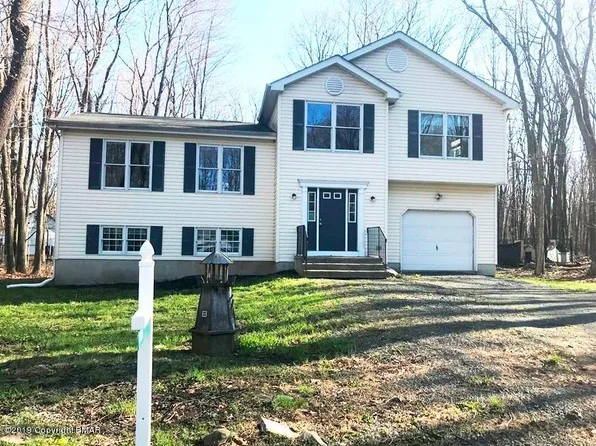 1154 Colt Ln, Pocono Summit, PA 18346