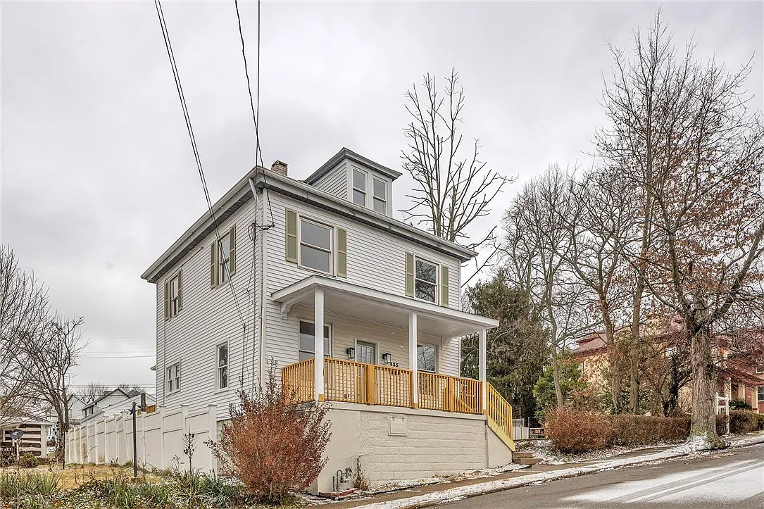 435 Steck St photo 1