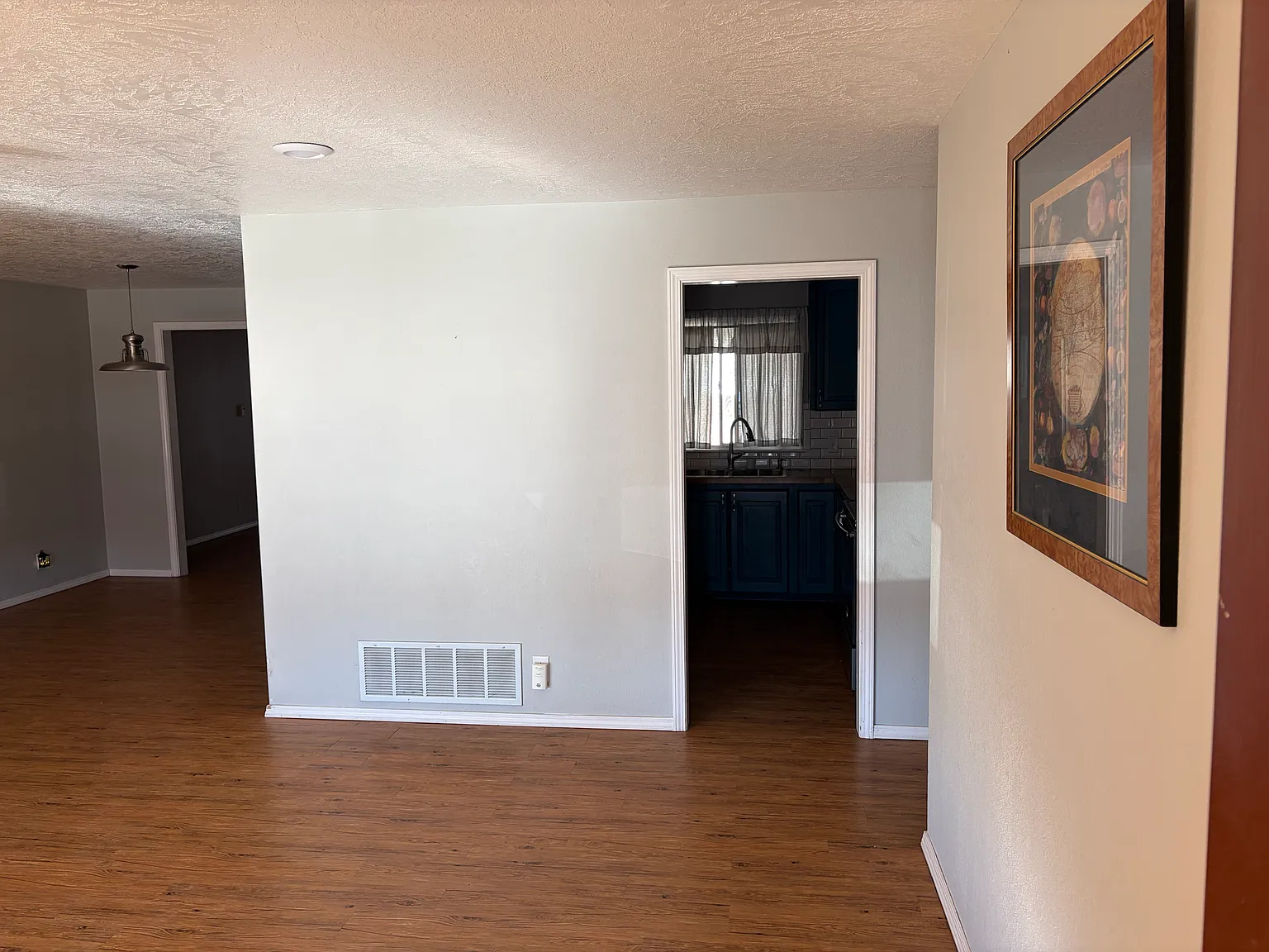 4 bed, 2009 sqft, $2,500 — Photo 2