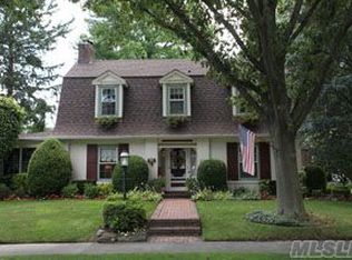 50 Brompton Rd, Garden City, NY 11530