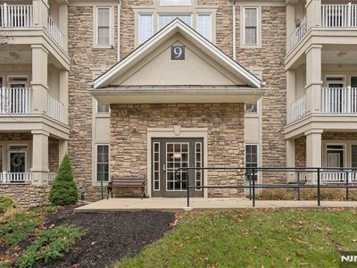 911 Holly Ln, Cedar Grove, NJ, 07009