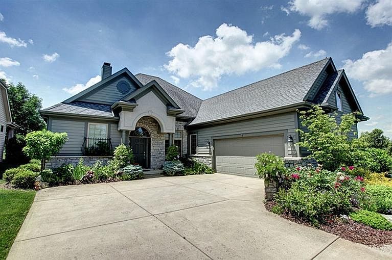 1st image of 1128 Club View Dr