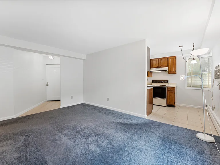 7034 Strathmore St #5 — Photo 4