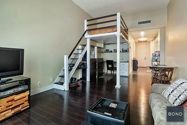 Sold by Bond New York | media 2