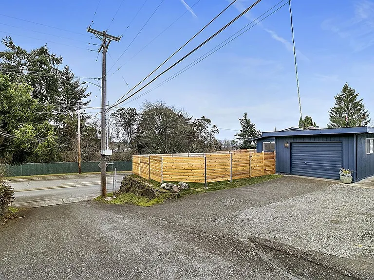 5046 N Lexington St — Photo 10