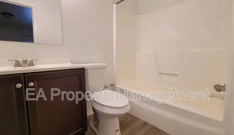 1 bed, 1.0 bath, 800 sqft, $745 — Photo 4