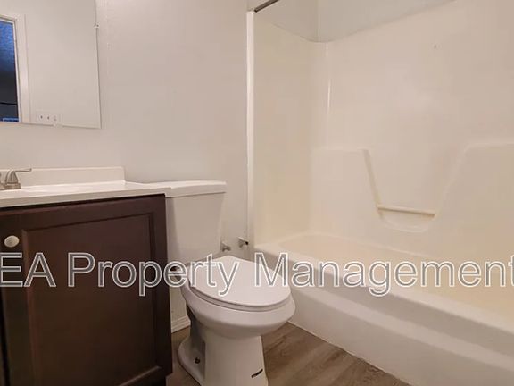 5th image of 336 Grove St SE Unit 4