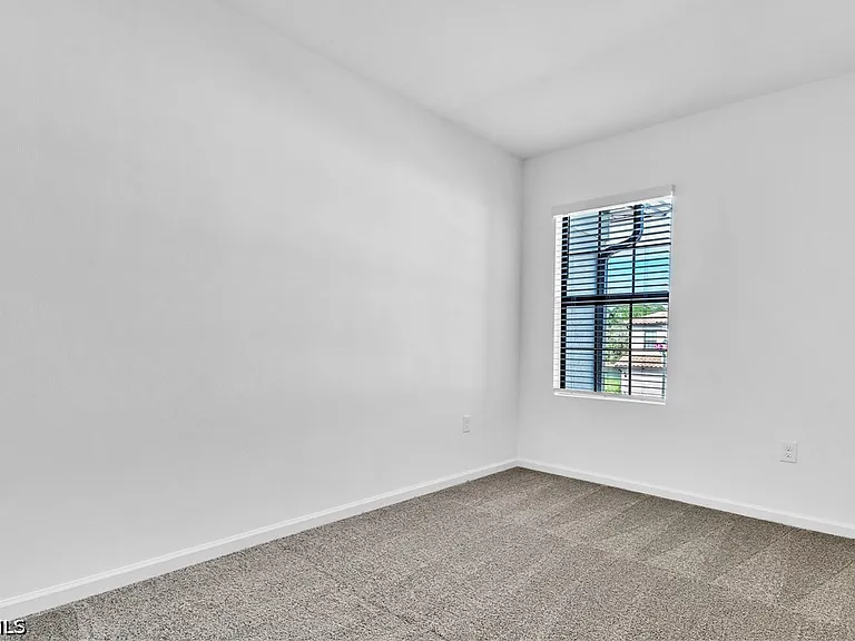 1424 Weeping Willow Ct — Photo 15