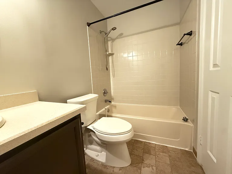 4206 Waltham Ct — Photo 8