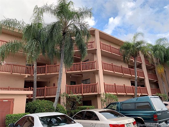 2nd image of 1021 Mockingbird Ln APT 307