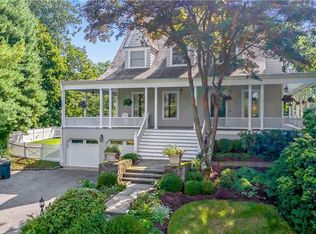 9 Clubhouse Cir, Darien, CT 06820