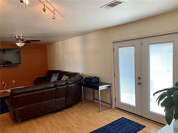 4th image of 4410 Prentiss Ave