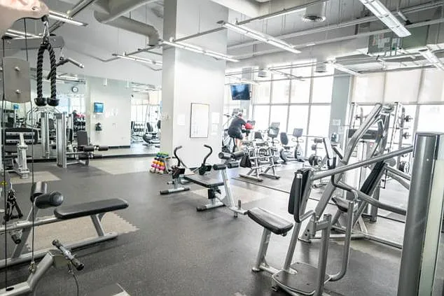 655 W Irving Park Rd #1209 — Photo 15