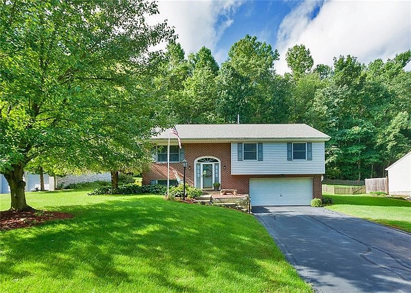 1st image of 140 Rose Ct S