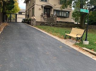 1419 Waukegan Rd, Northbrook, IL 60062