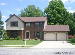 12 Manassas Ave, Jacksonville, IL 62650