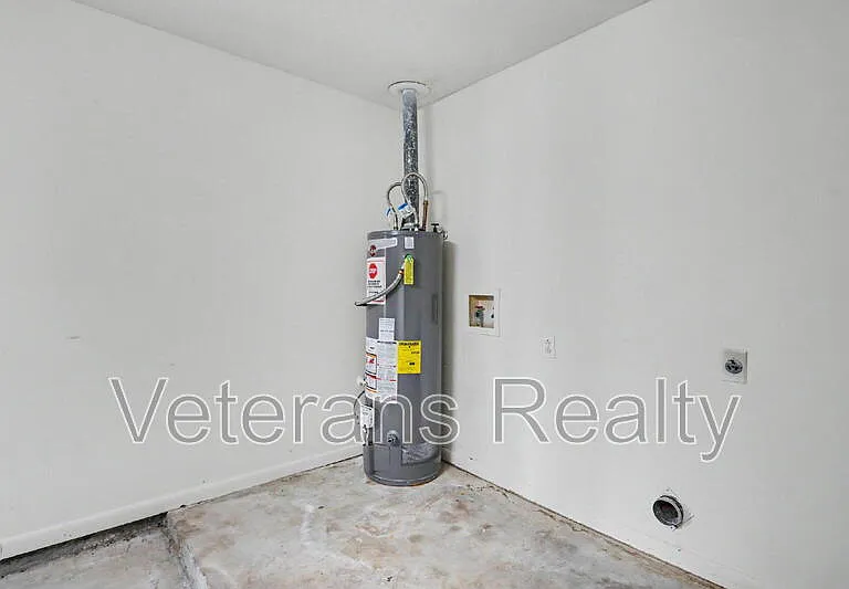 837 Tee St — Photo 19