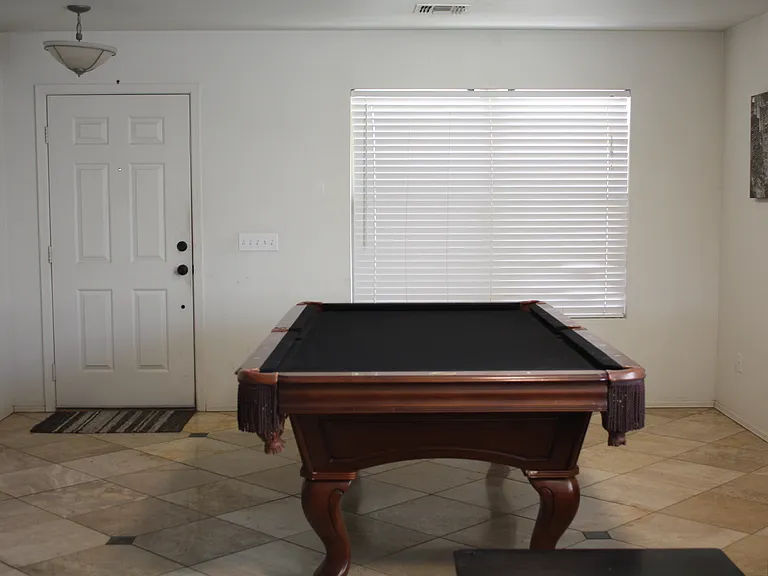 2817 W Silver Creek Ln — Photo 3