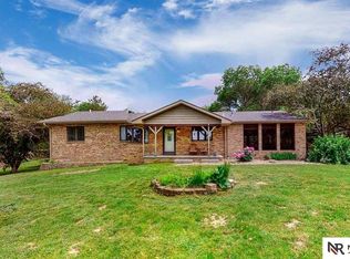 8217 Cedar Island Rd, Bellevue, NE 68147