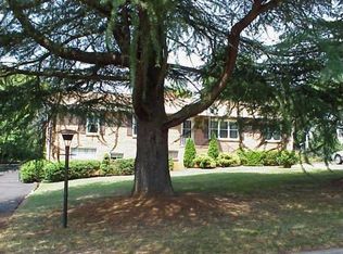 1340 Drumcliffe Rd, Winston Salem, NC 27103