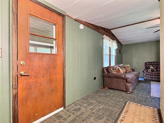 3rd image of 1587 Dogwood Dr