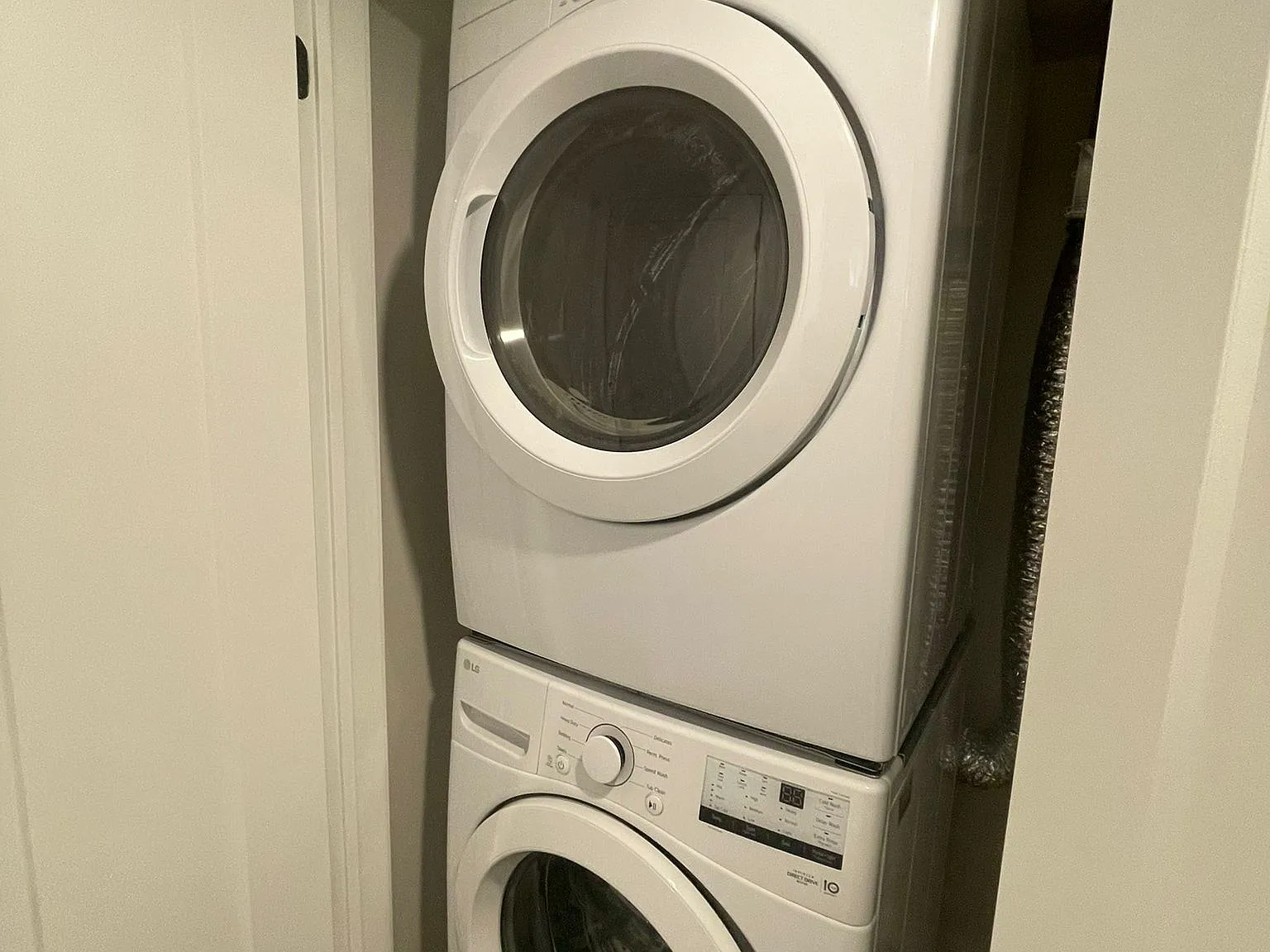 2 bed, $1,900 — Photo 3