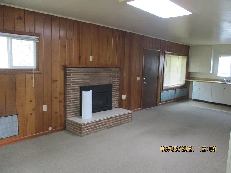 30 1/2 Monroe St — Photo 1