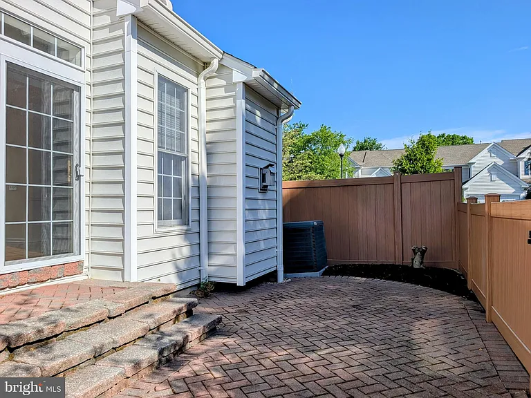 8 Trewbridge Ct — Photo 20