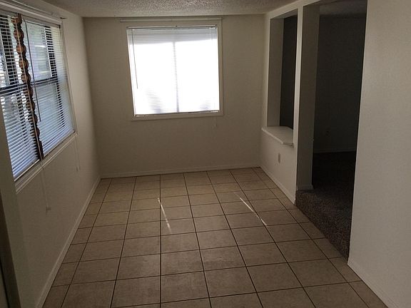 3rd image of 1414 E Elm Ave