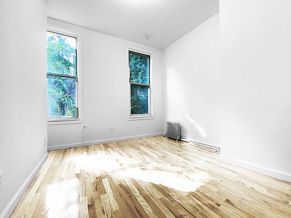 3rd image of 58 Conselyea St #3F