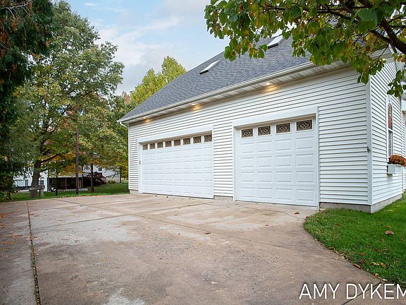4th image of 2963 Pine Edge Ct