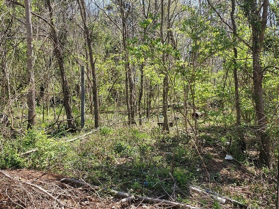 2nd image of 140 Scenic Dr