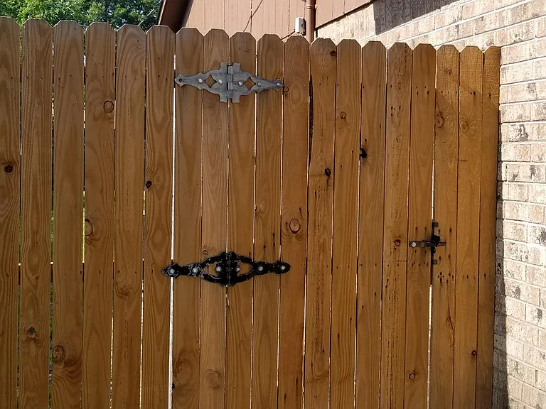 side gate