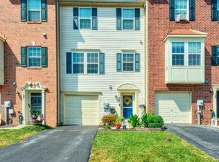31 Tidewater Ter, Falling Waters, WV 25419