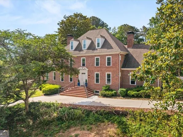 2073 Westover Plantation, Dunwoody, GA 30338