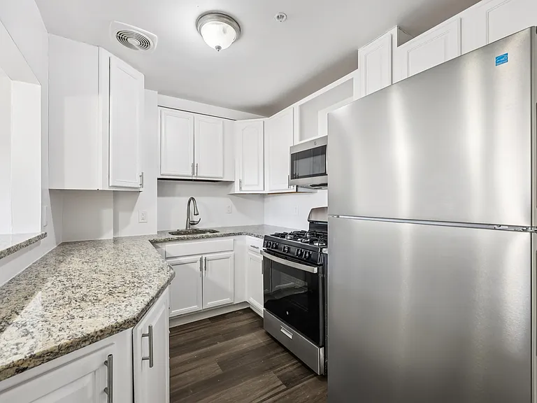 394 S Harrison St. — Photo 12