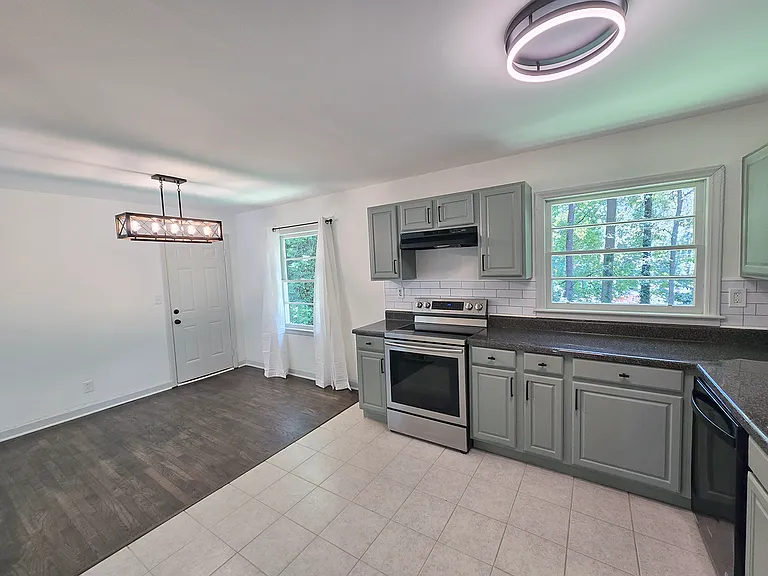 2863 Catalina Dr — Photo 10