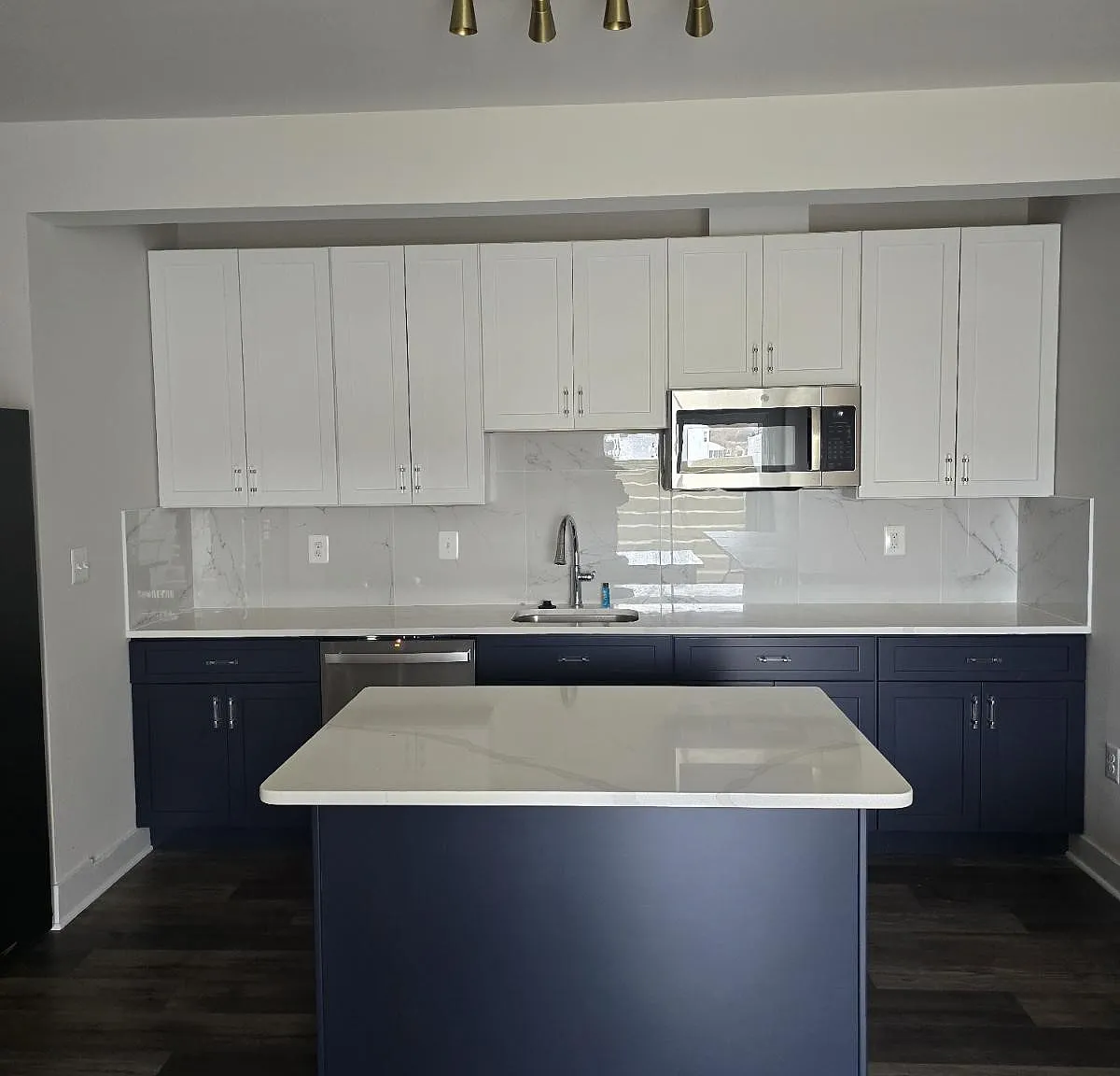 1 bed, 900 sqft, $1,950 — Photo 3