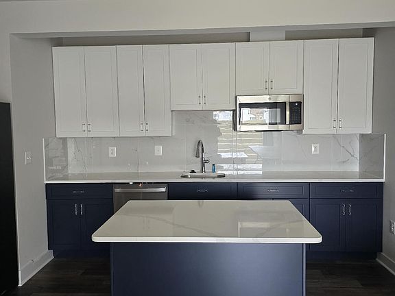 3rd image of 941 Warlander Dr SW #1