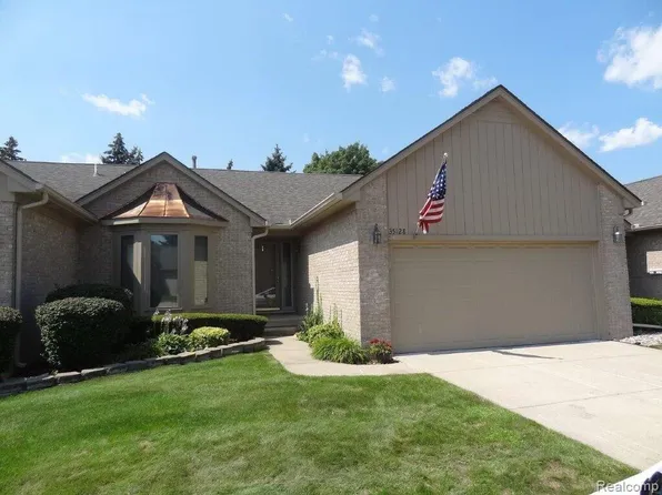 35128 Moravian Dr, Sterling Heights, MI 48312