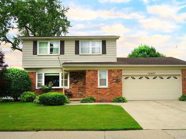 16487 Truwood St, Woodhaven, MI 48183