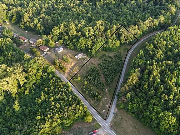 2nd image of 544 Brooks Rd