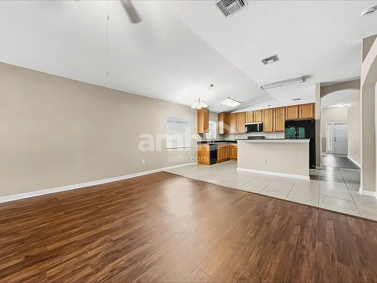3213 Dunstable Dr — Photo 6