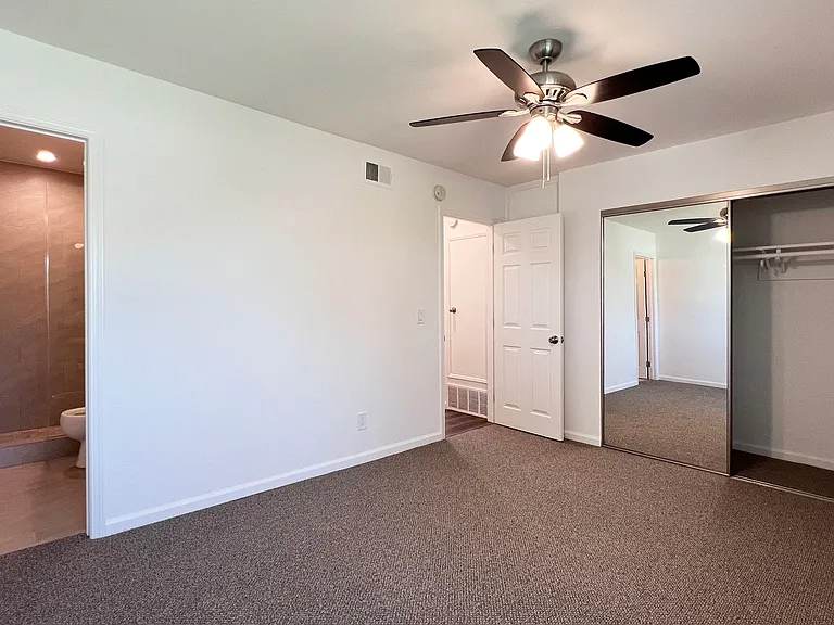 1350 N Cambridge St #14 — Photo 15