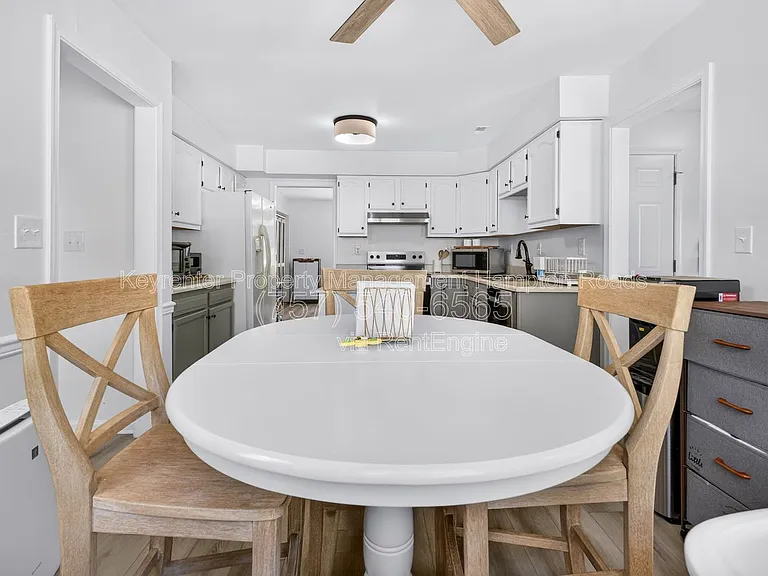 1700 Star Lake Dr — Photo 9