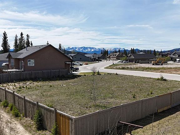4th image of 208 Trestle Pl