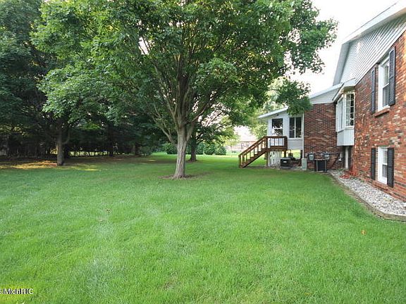 4th image of 7419 Pinegrove Ct #116