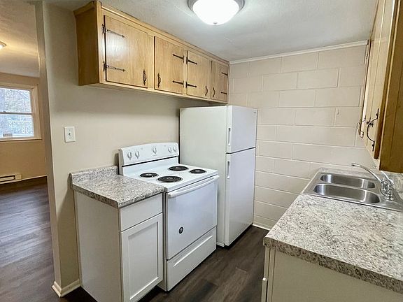 3rd image of 320 E Cherry St APT 6