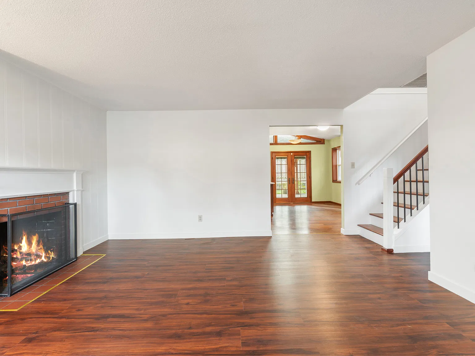 5 bed, 2000 sqft, $4,400 — Photo 2